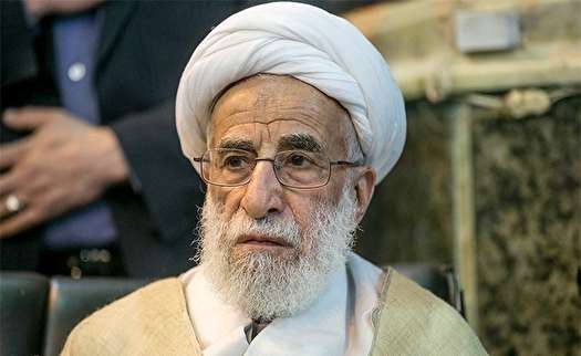 مردم در اطاعت از ولی فقیه و حفظ نظام وحدت کلمه دارند مردم در اطاعت از ولی فقیه و حفظ نظام وحدت کلمه دارند