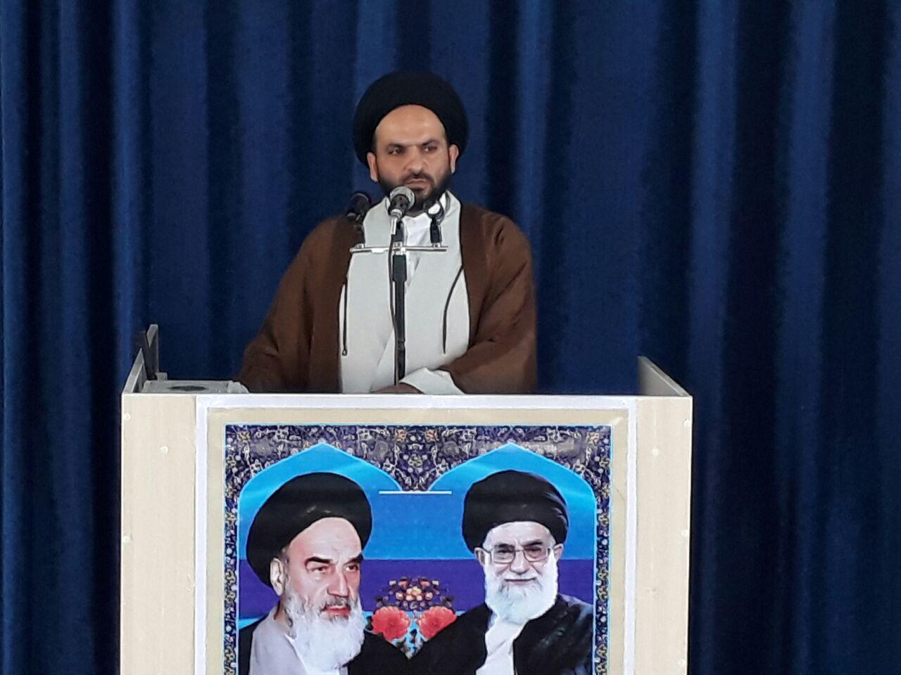 مصونیت انقلاب در عمل به آموزه های امام (ره)