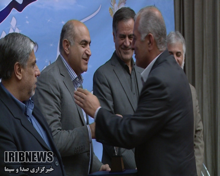 قدردانی از برگزیدگان جشنواره شهید رجایی+ فیلم قدردانی از برگزیدگان جشنواره شهید رجایی+ فیلم