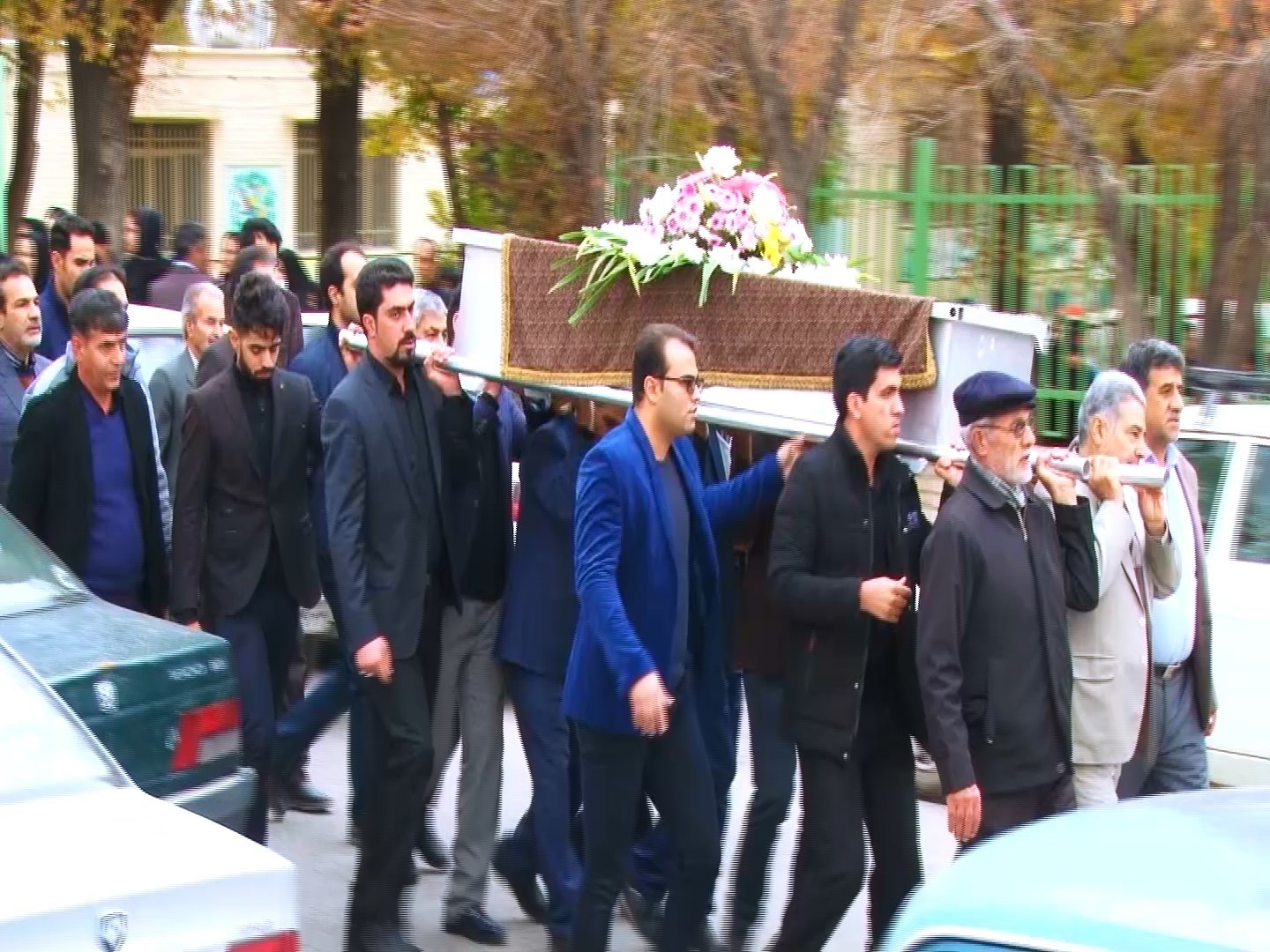 تشییع و خاکسپاری مادر شهیدان پور غلام