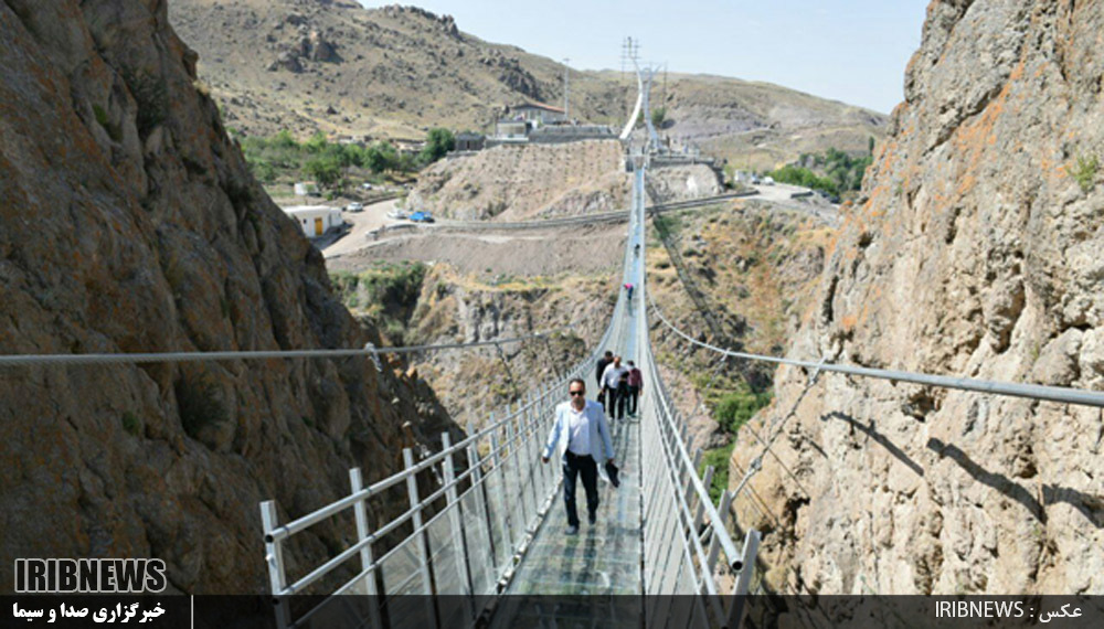 تحول گردشگری «هیر» با نخستین پل شیشه ای قوسی شکل جهان