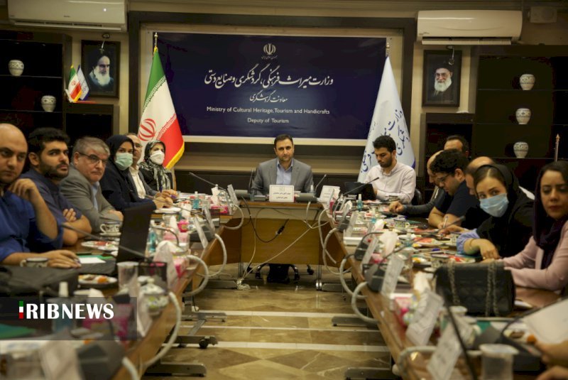 نمایش و انتشار جاذبه‌های زیبا تنها راهکار معرفی ایران نیست