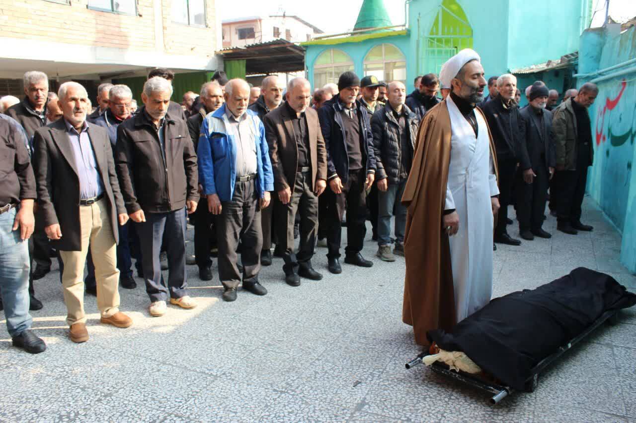 تشییع پیکر پدر شهید قاسمی در قائم شهر تشییع پیکر پدر شهید قاسمی در قائم شهر