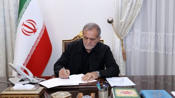 پیام تسلیت رئیس جمهور برای درگذشت والده معاون ارتباطات و اطلاع رسانی