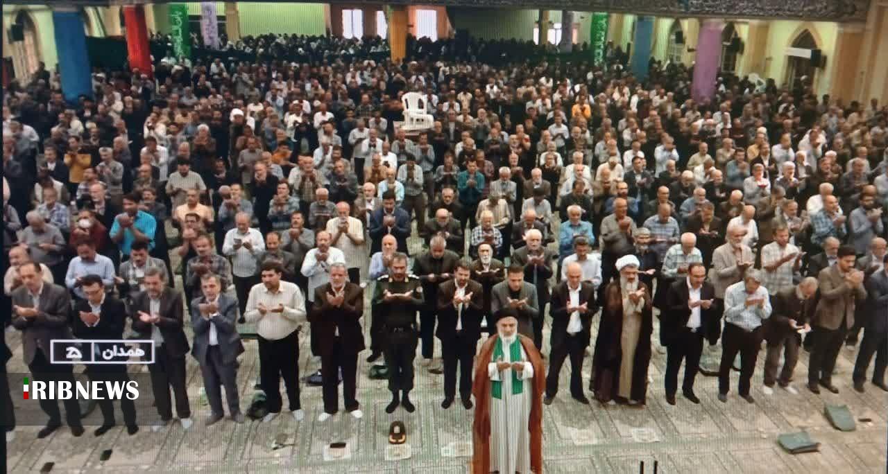 برپایی نماز با شکوه عید قربان در همدان
