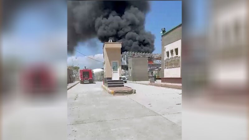 مشارکت  آتش نشانان ماکو در  مهار آتش درگمرک گوربلاغ ترکیه