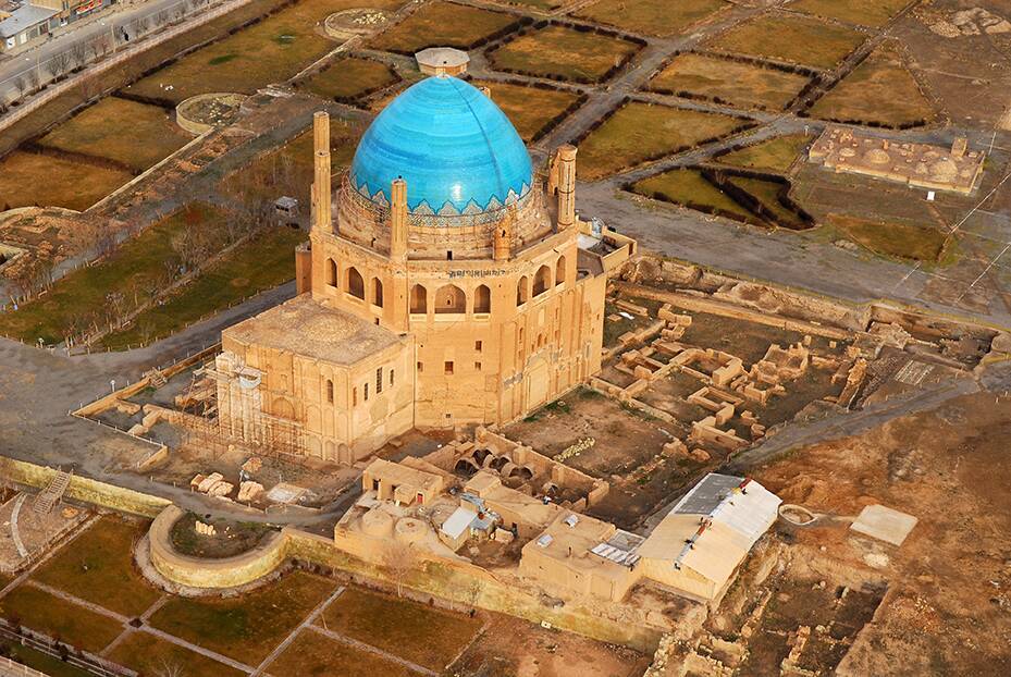 مرمت کف ضلع غربی گنبدسلطانیه آغاز شد