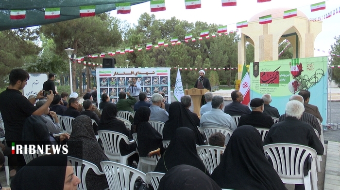 افتتاح نماد شهید گمنام در بوستان لاله قم