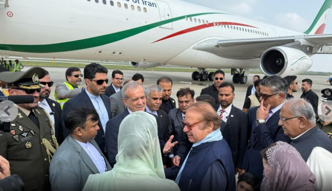 رئیس جمهور دقایقی پیش وارد لاهور شد رئیس جمهور دقایقی پیش وارد لاهور شد
