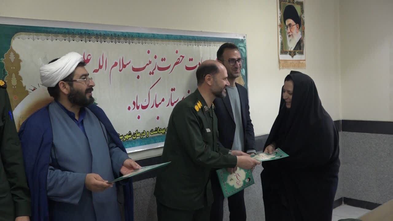 تجلیل از پرستاران عرصه درمان در تکاب