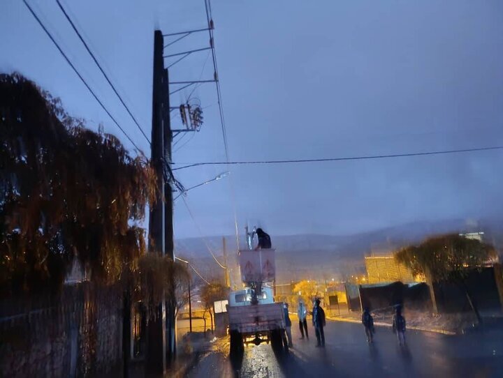 پایداری شبکه برق مارگون پس از رعد و برق و بارانهای شدید پایداری شبکه برق مارگون پس از رعد و برق و بارانهای شدید