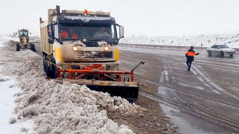 اجرای ۹۰ هزار کیلومتر عملیات برف روبی اجرای ۹۰ هزار کیلومتر عملیات برف روبی