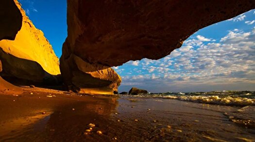 ایجاد کمپ و شب مانی در سواحل شهرستان پارسیان ممنوع شد