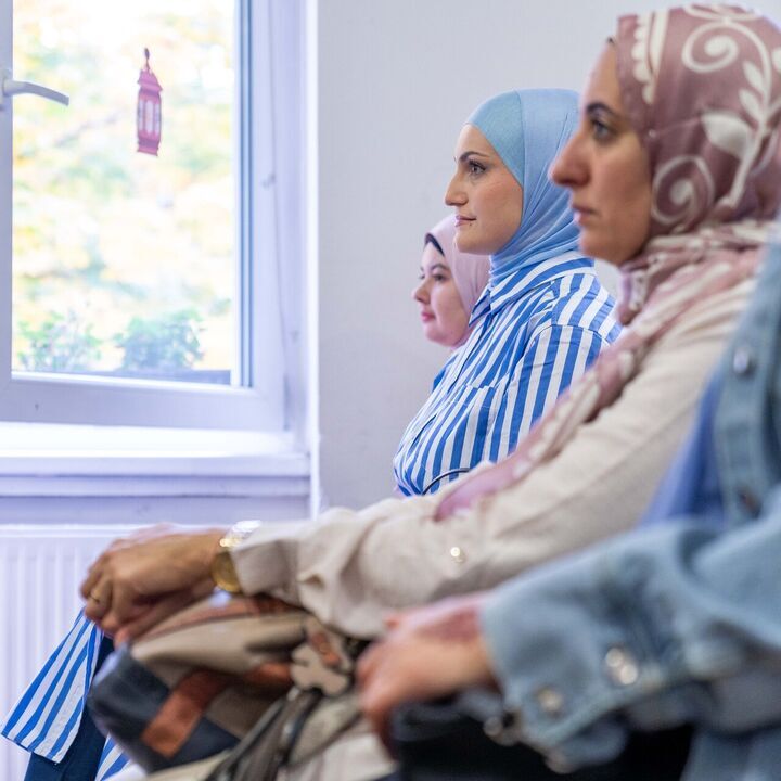 ممنوعیت حجاب اسلامی برای دانش آموزان در اتریش ممنوعیت حجاب اسلامی برای دانش آموزان در اتریش