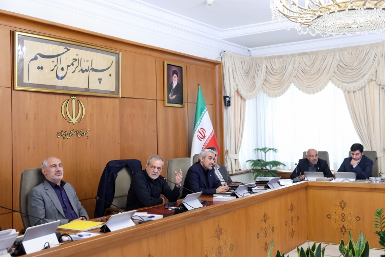 تاکید پزشکیان بر پیگیری طرحهای مهار گازهای همراه تاکید پزشکیان بر پیگیری طرحهای مهار گازهای همراه