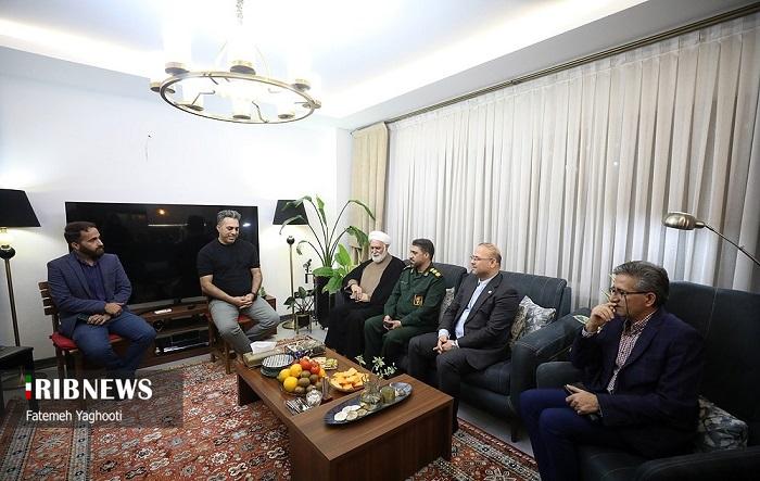 تکریم خانواده شهدا و ایثارگران ادای دین به شهیدان تکریم خانواده شهدا و ایثارگران ادای دین به شهیدان