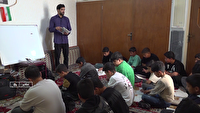 معلمی که مدرسه را به خانه پدری اش برده